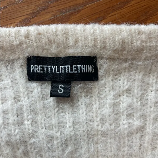 PrettyLittleThing Cropped Sweater Cream color Zipper Front Size S - Image 6