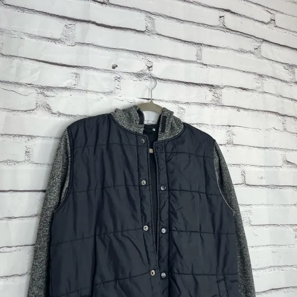 Ocean Current Women’s Puffer Jacket XL Black Gray Two Tone Button Up Hoodie Y2K - Image 4