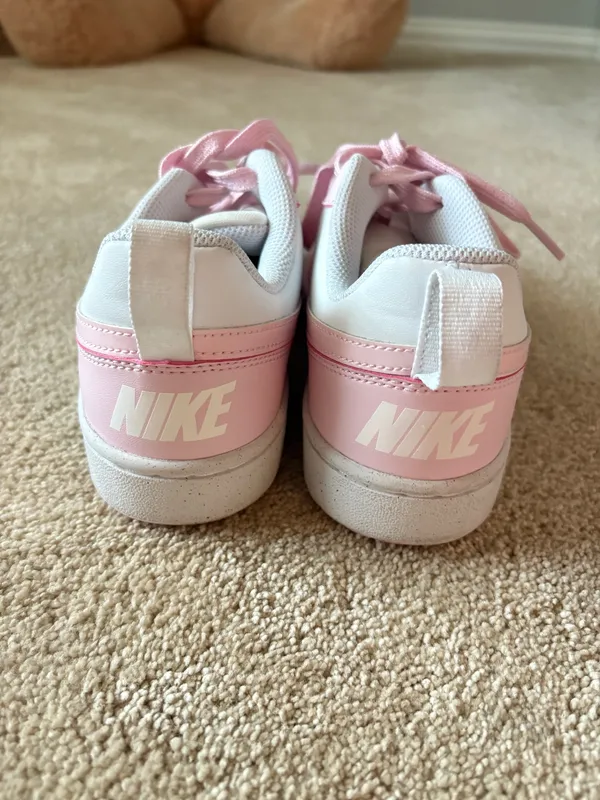 Nike Jordan light pink dunks - Image 3