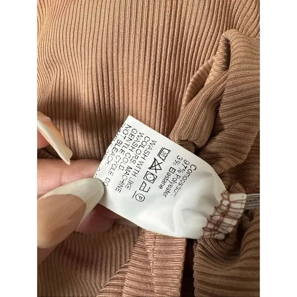 Brown Long Sleeve Ruched Side Top – Size M Size M - Image 4