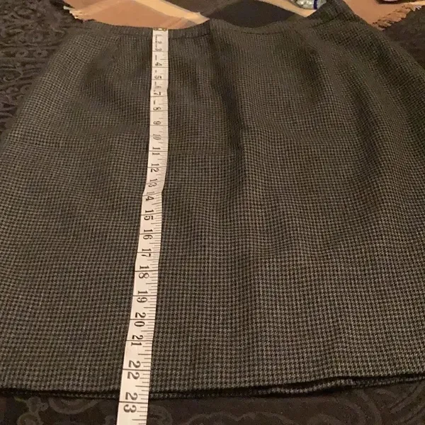 Briggs New York stylish black and grey houndstooth fully lined skirt EUC - Image 9