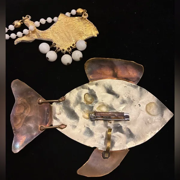 Vintage Whimsical Ocean Treasures: A Collection of Artisan Fish Jewelry - Image 6