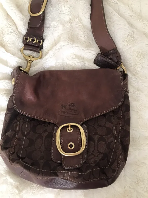 Vintage Bleeker Signature Large Flap Bag - Image 5
