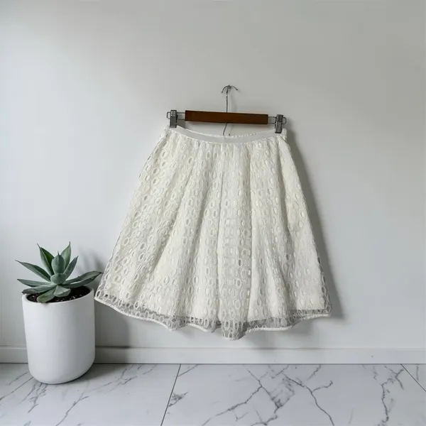 Maeve/ Anthropology Women's Lace A-Line Skirt White Geometric‎ Mini Skirt Size 2 - Image 4