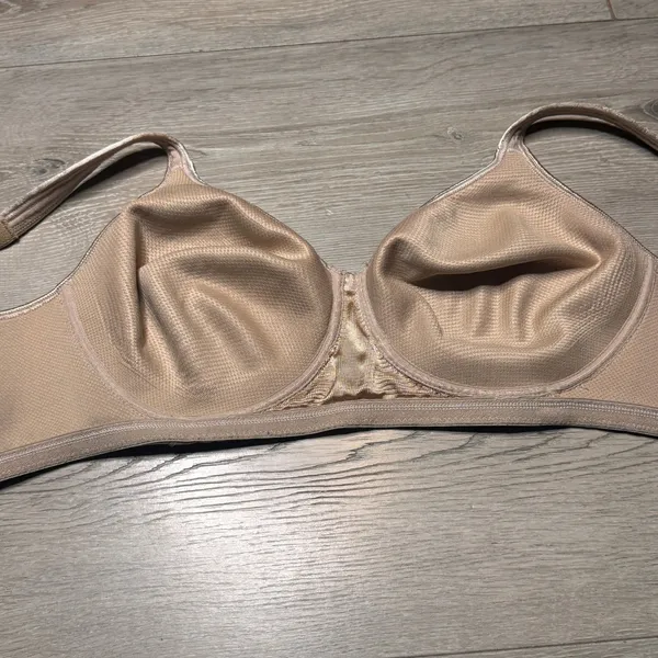 Playtex 4803‎ 18 Hour Silky Soft Smoothing Satin Trim Wireless Bra 38C - Image 3
