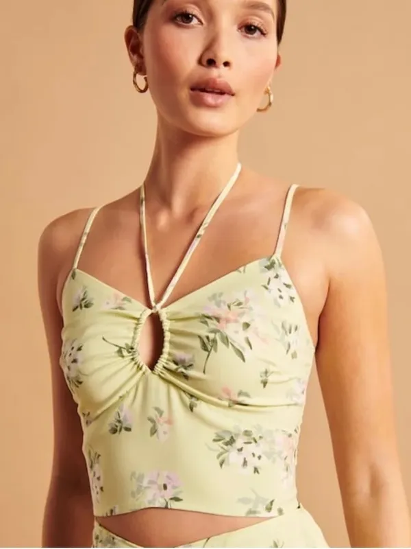 Abercrombie • Strappy Keyhole Cami cropped halter tie neck crop top tank - Image 3