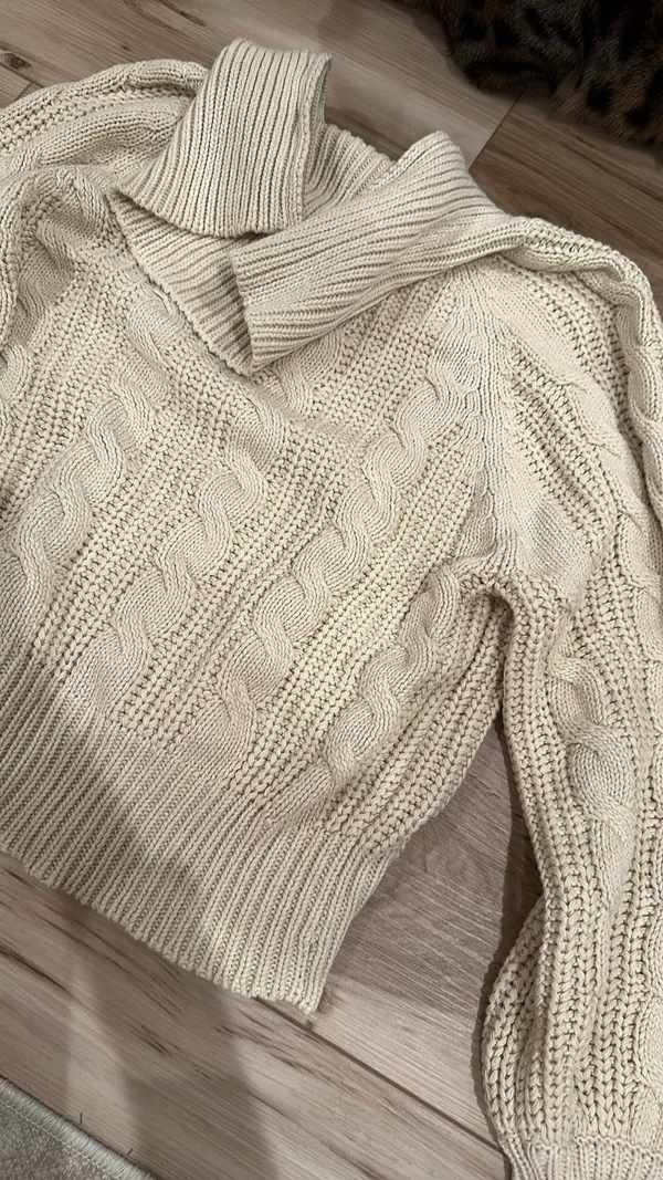 Grey Bandit Sweater - Image 4