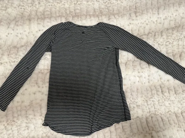 Lululemon Long Sleeve - Image 4