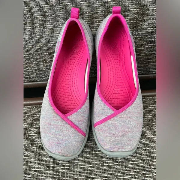 Comfy casual CROCS 🌺 - Image 2