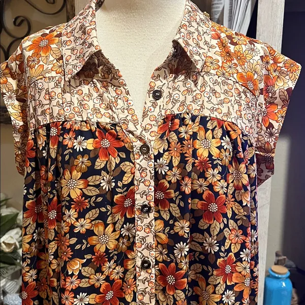 BiBi Floral mini dress, flutter sleeves, button - Image 7