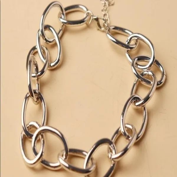 3/$30 🤍 Chunky Chain Choker Silver - Image 2