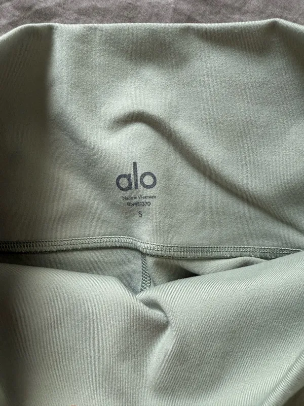 Alo Yoga Biker Shorts - Image 2