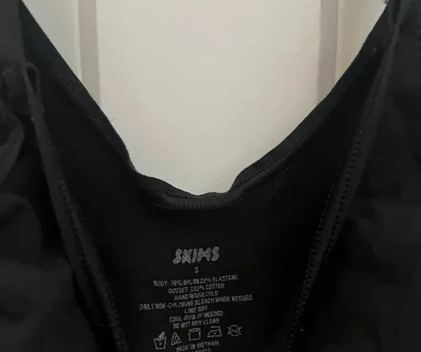 SKIMS Bodysuit S - Image 5
