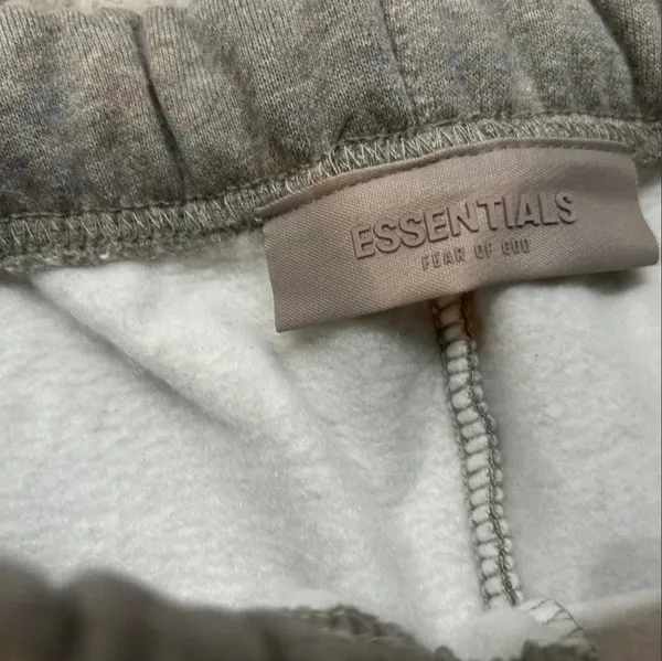 Essentials Dark Oatmeal Fear of God shorts L - Image 4
