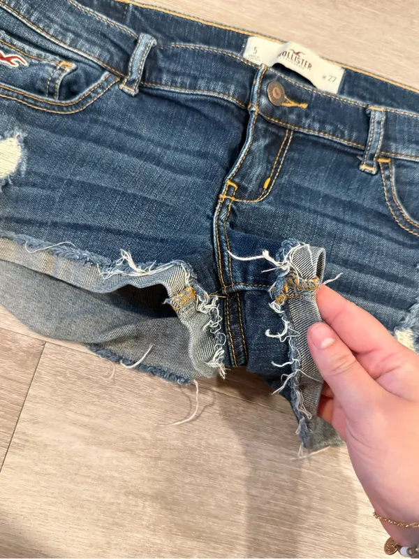 Hollister Dark Blue Frayed Hem Denim Shorts - Image 7