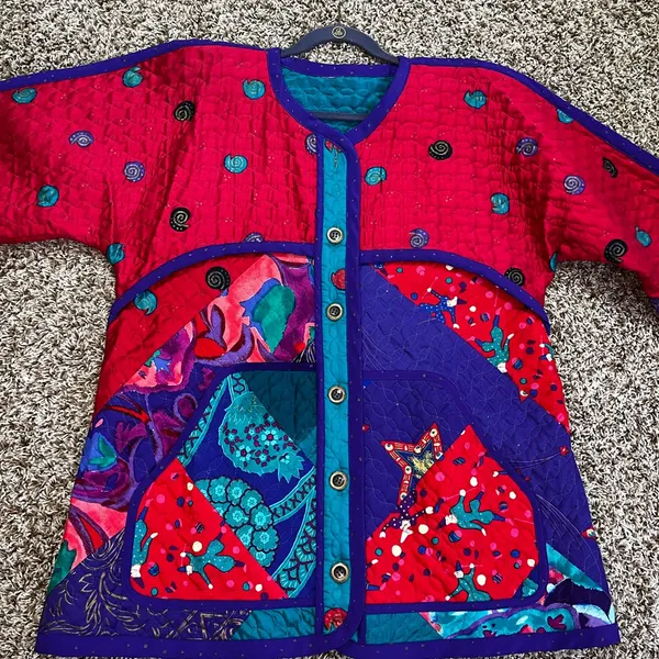 Quilted jacket w/doves multi colored. Red Size XL - Image 9