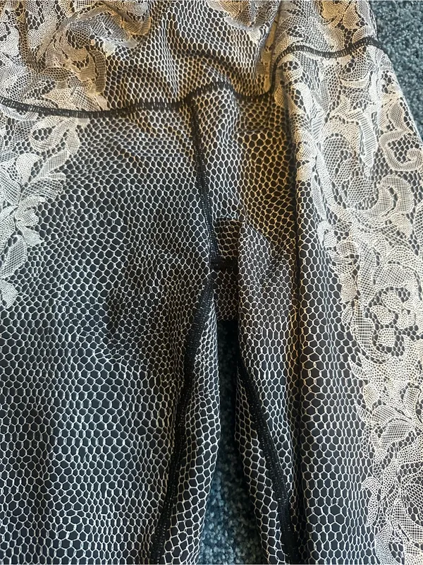 Lululemon Wunder Under Black & White Lace Nulux Leggings size 8 Excellent - Image 9