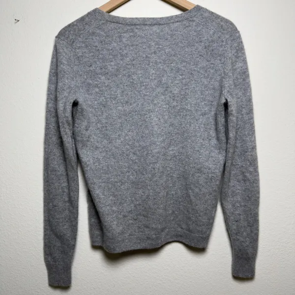 Nordstrom Women 100%‎ Cashmere V-Neck Sweater Large Gray Preppy Minimalist Crop - Image 7