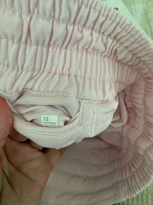 Lululemon Hotty Hot HR Shorts 4" - Image 4