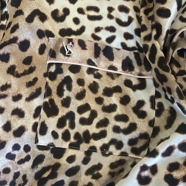 Victoria's Secret LS Cheetah Printed Pajama Button Down - Image 5