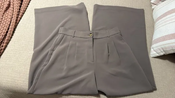 Loft Versa Extra Wise Leg Pant Khaki Elastic Waist Back 12 - Image 2