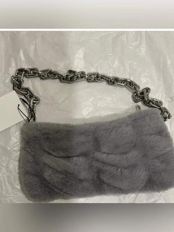 Zara Grey Faux Fur Shoulder Bag with Silver Chain - Image 4