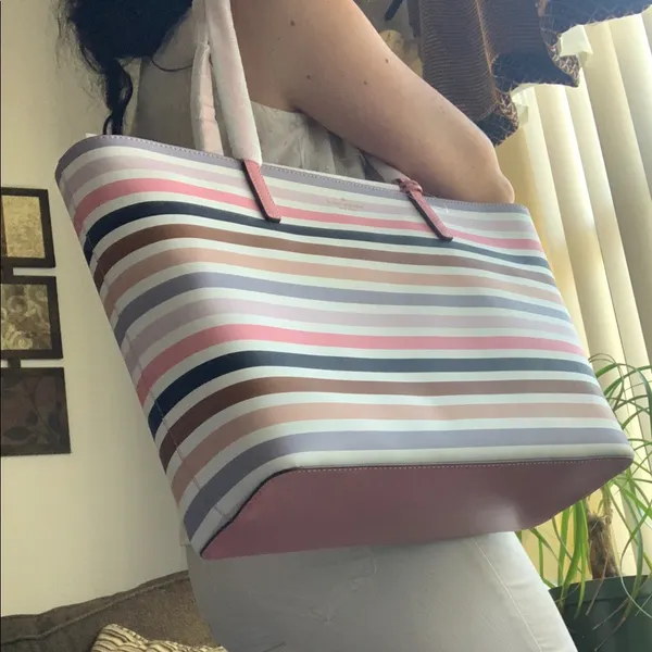 ⛔️SOLD⛔️Authentic Kate Spade leather stripes tote - Image 8