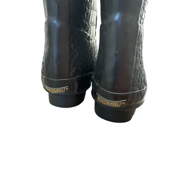Khombu Womens Black Crocodile-Embossed Rain & Snow Boots Size 10 - Image 8