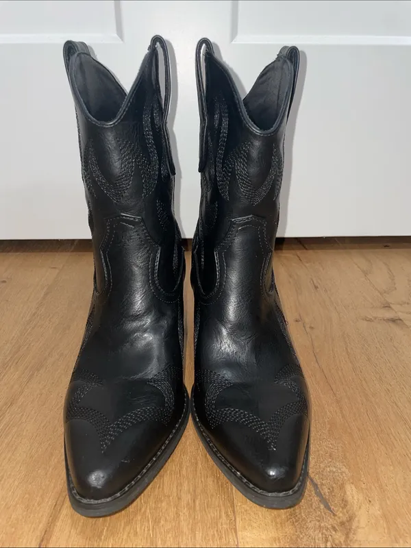 Women’s Black Fashion Cowgirl Western Ankle Boots Mid Heel Size 7 - Image 6