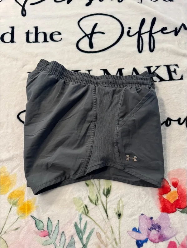 Under Armor Womens Medium Gray Running Shorts Athletic Gym Workout Size M - Image 3