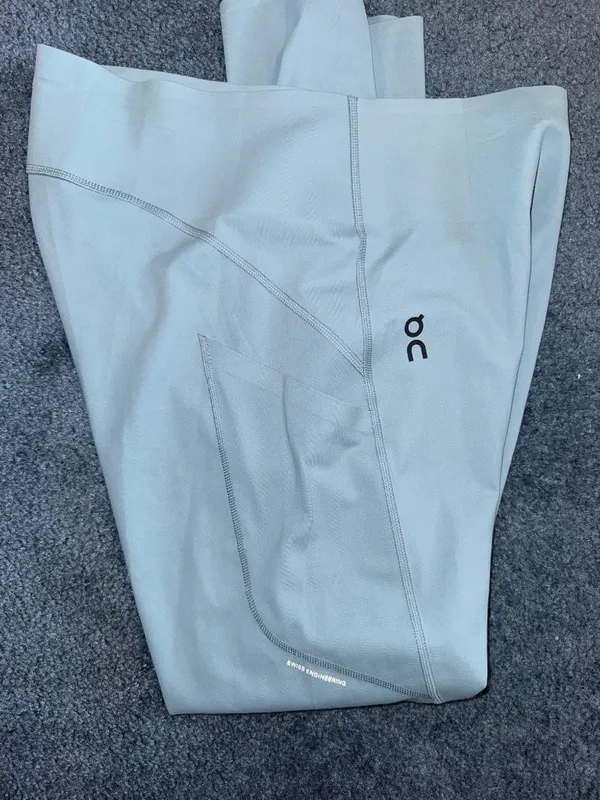 On Cloud Women’s Blue Movement Tights - Image 3