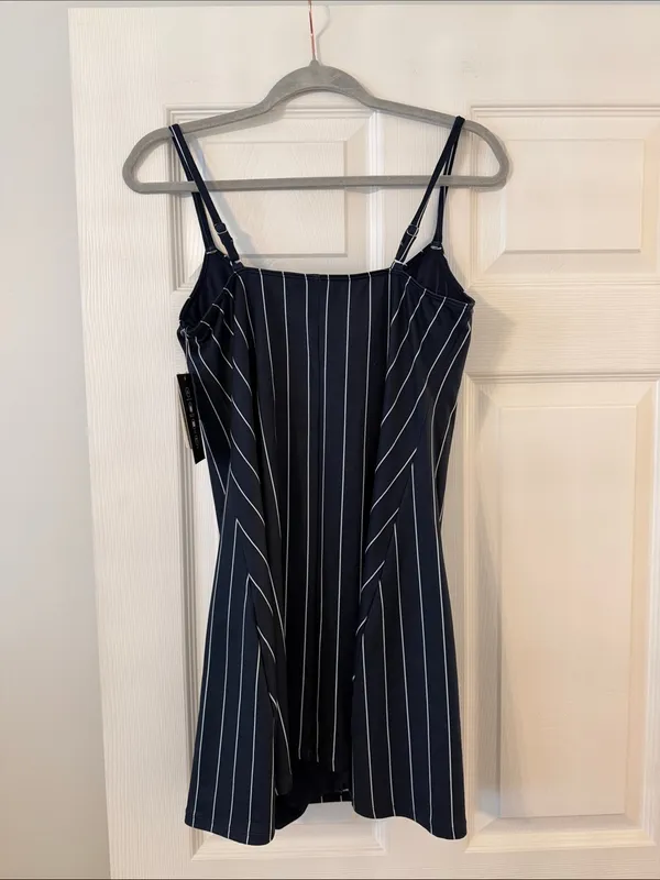 Gilly Hicks Navy Pinstripe Dress with White Stripes with shorts under it size L - Image 4