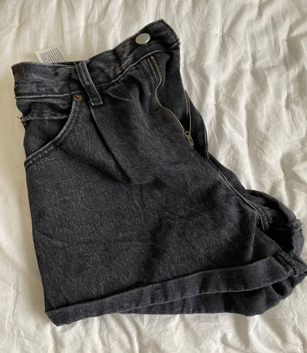 Annie High Rise Black Shorts - Image 4
