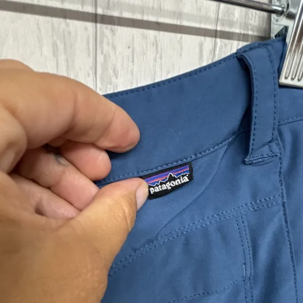 Patagonia Womens Blue Stretch Chino Shorts Size 8 Mid Rise Pockets Logo - Image 3