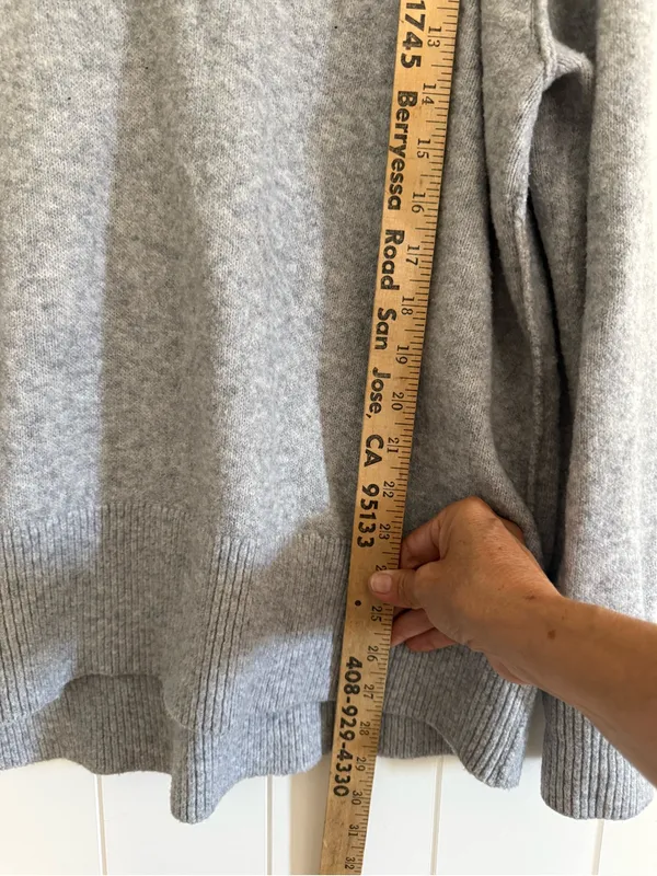 Aerie Oversized V-Neck Lightweight Sweater - Light Gray - Image 5