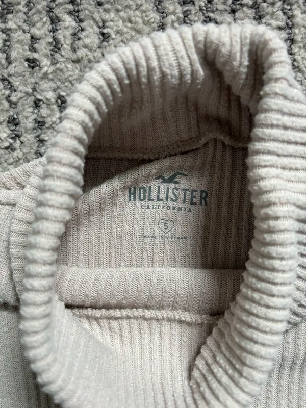 Hollister Sweater Cropped - Image 2