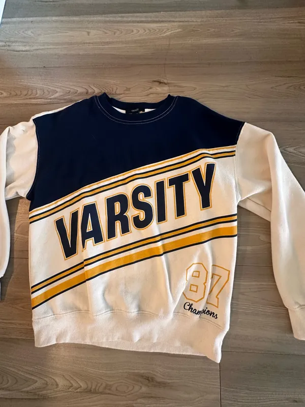 Forever 21 Fleece Crewneck - Image 2