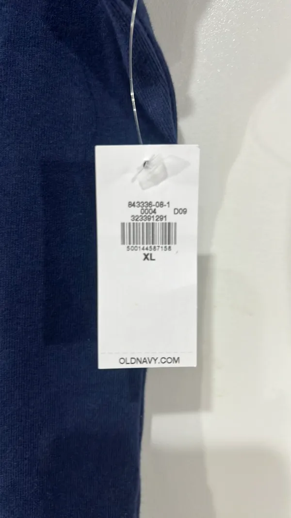 Old Navy T shirt, Brand new - Image 5
