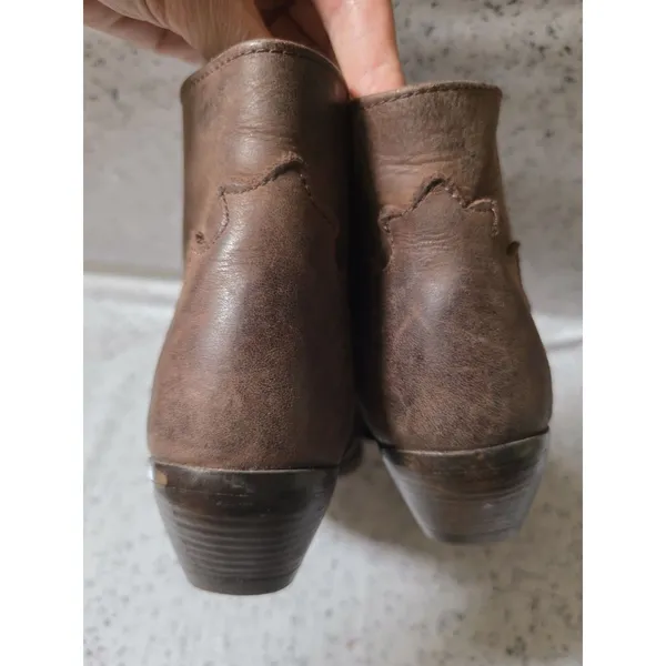 Harris Hawk Details Boots Leather Embossed Western Ankle Women Size 6.5 Spanish - Image 10