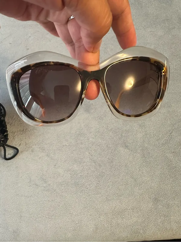 Fendi Tortoiseshell Cat Eye Sunglasses with Gold Temples - Image 3