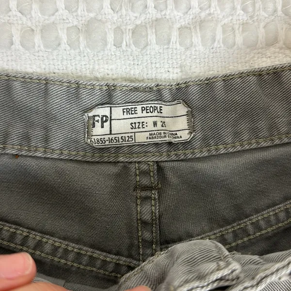 Free People‎ Grey Cotton Distressed Shorts Size 25 - Image 4