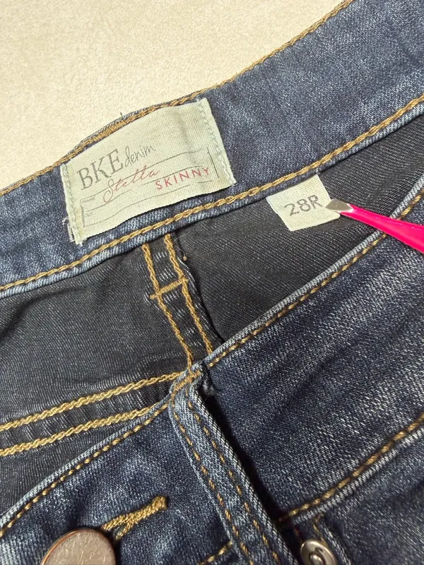 BKE Women's Skinny Jeans in Dark Indigo Wash - Image 7
