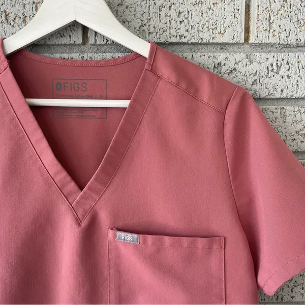 Figs Catarina One Pocket Scrub Top Mauve Size Small - Image 4