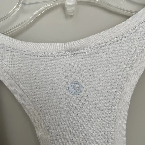 Lululemon Size 10 White Sleeveless Swiftly Tech Tank Top Workout Athletic Shirt - Image 4