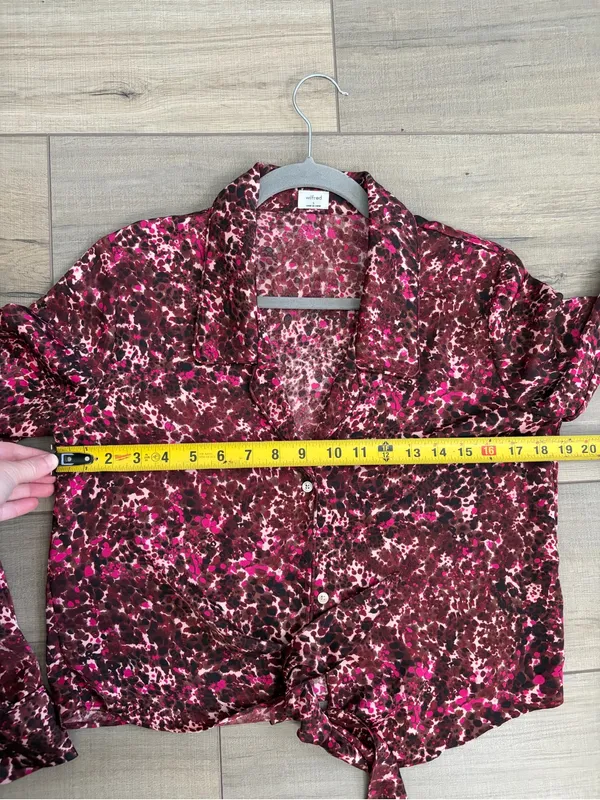 Wilfred Aritzia Silky Tie Front Button Down Abstract Brown Fuschia Blouse Small - Image 9