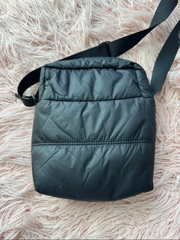 The North Face Black Crossbody Puffer Messenger Bag - Image 7
