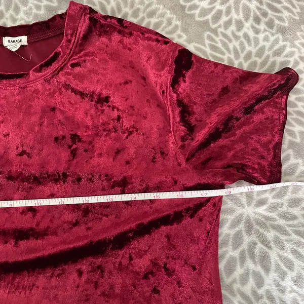 Garage Red Velvet Short Sleeve Tee size XS Modern‎ Crop Boxy Vamp Jewel Tone Top - Image 4