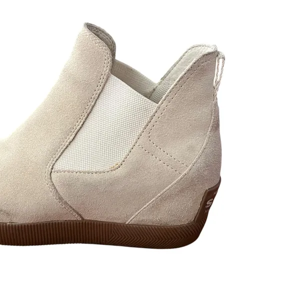Sorel Boots Women's Size 8.5 White Suede Chelsea Wedge Ankle Booties Minimalist - Image 9