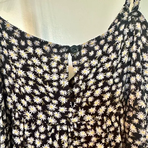 American Eagle - Flowy Sunflower Top 🌻 ✨ - Image 3