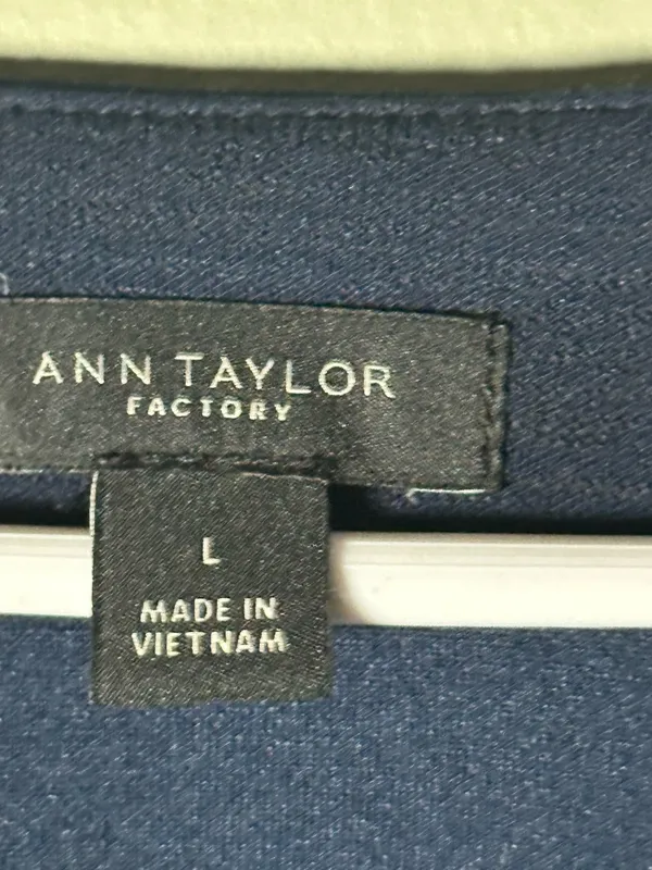 Ann Taylor Factory Navy Blue V-Neck Tunic Top Size L 3/4 Sleeve - Image 4